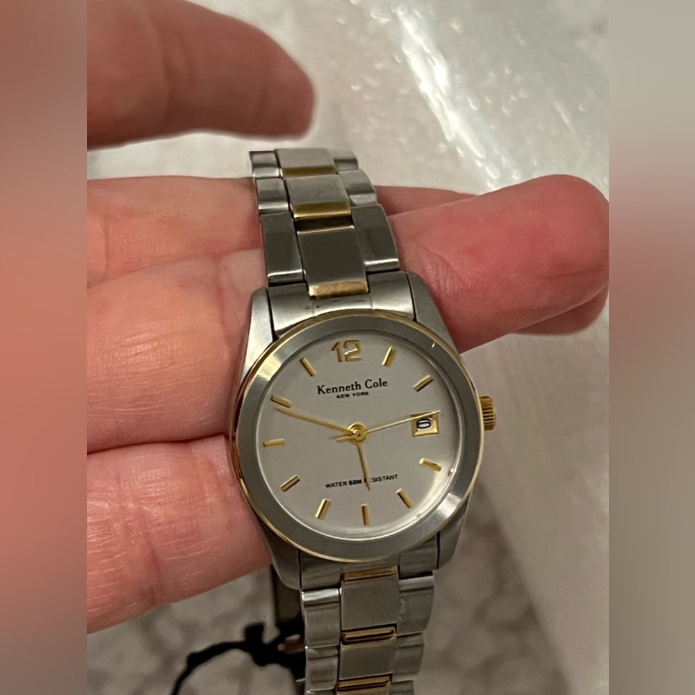 NWT Authentic Vintage Kenneth Cole 2-Tone Stainless Steel Watch w/Gold Accents - Picture 8 of 12